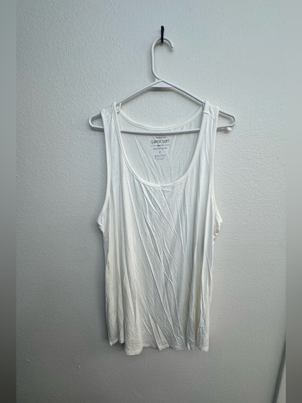 NWT torrid Super Soft Scoop Neck Layering Tank - Size 2